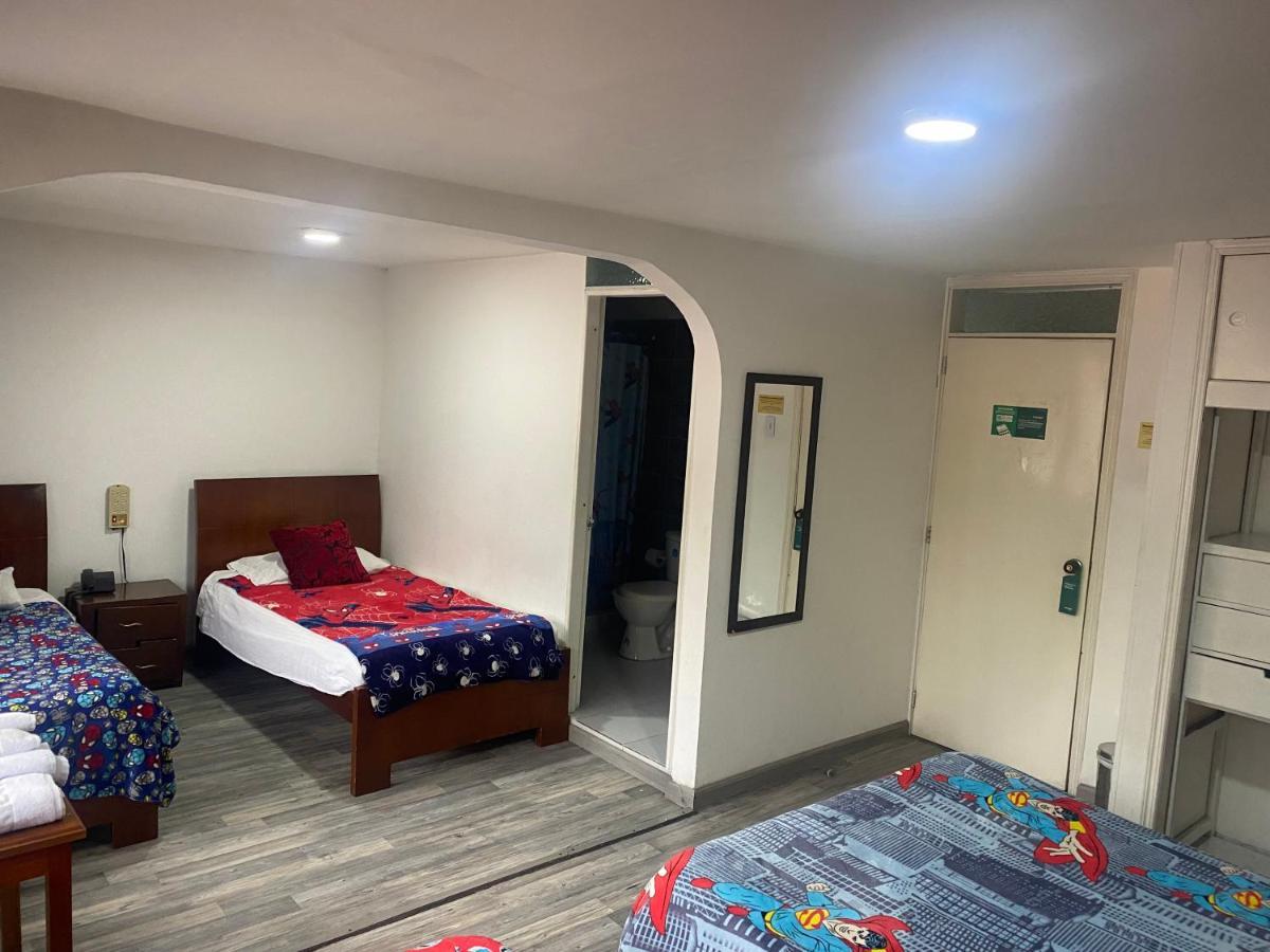Hotel Comic City Bogota Bagian luar foto