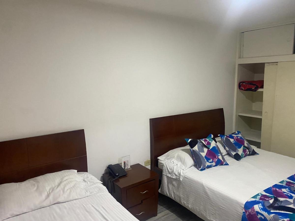 Hotel Comic City Bogota Bagian luar foto